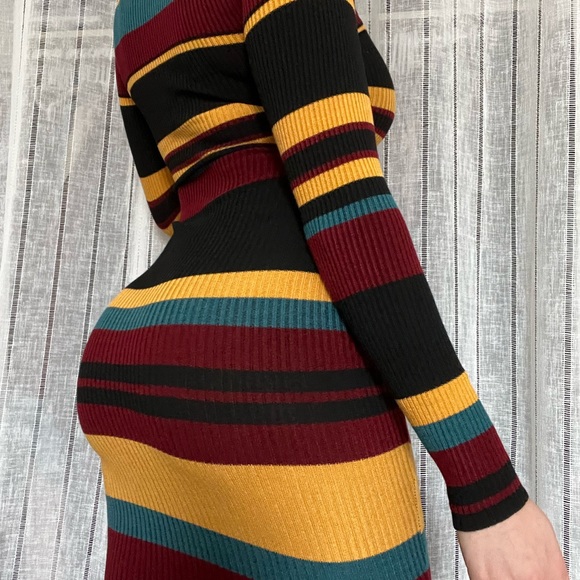 Sweater dress. Never worn - Picture 2 of 4